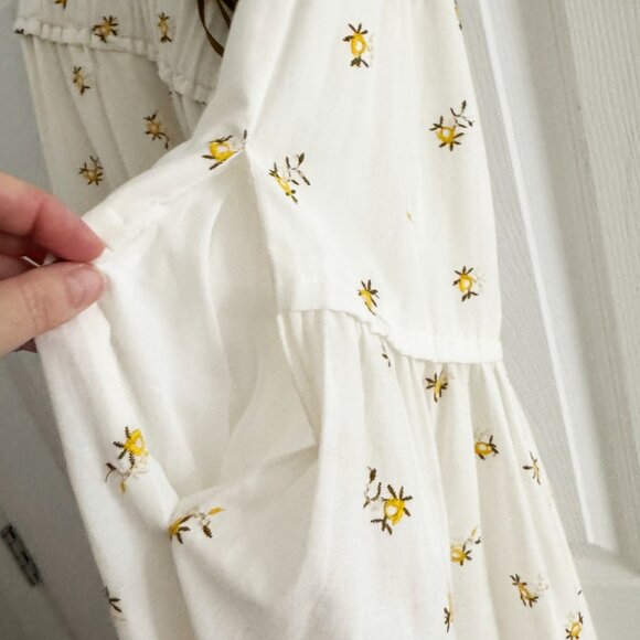 Three Graces "Chloe" Dress in Rosebud Floral, size 8US/12UK (fits 6/8US) - Picture 5 of 8